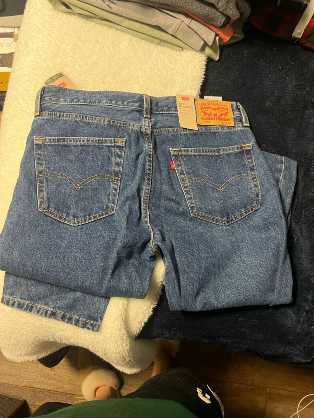 Levi's Relaxed Fit Medium Blue Denim Jeans - Picture 6 of 6